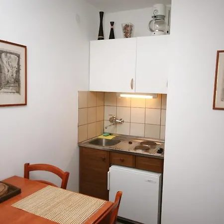 Apartment 6474b