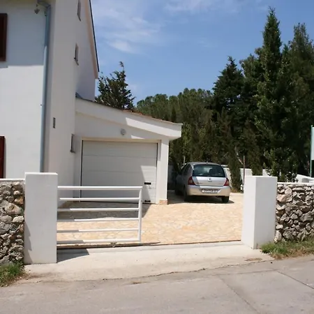 Apartment 6474b